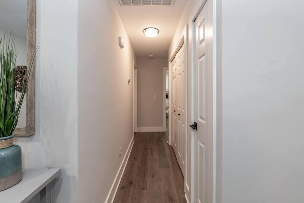 Island Joy - Newly Renovated/Walk To The Beach! остров Оук Екстериор снимка